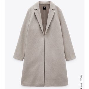 ZARA coat with lapel collar and long sleeves